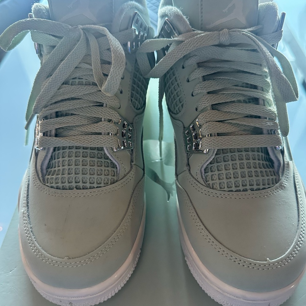 Jordan Air 4 Retro Seafoam with metallic accents - Picture 4 of 8
